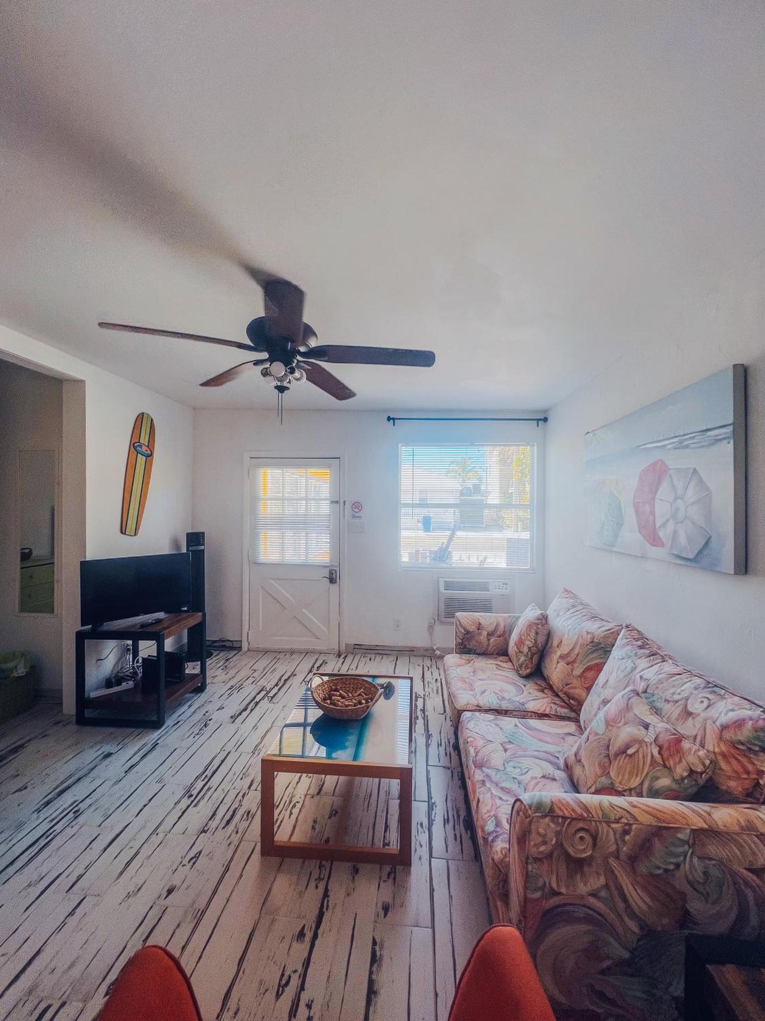 Playa Esmeralda One Bedroom Cottages برادنتون بيتش المظهر الخارجي الصورة