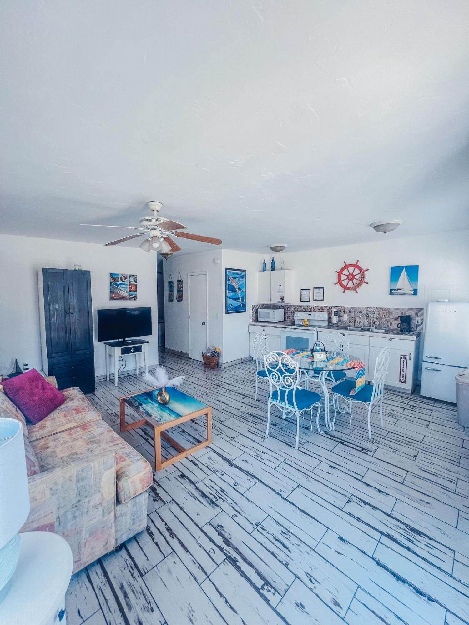 Playa Esmeralda One Bedroom Cottages برادنتون بيتش المظهر الخارجي الصورة