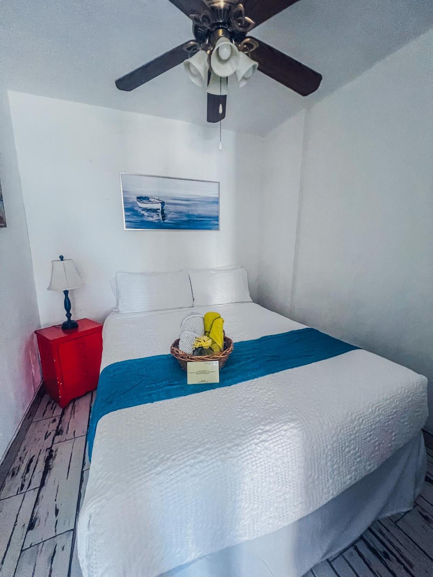 Playa Esmeralda One Bedroom Cottages برادنتون بيتش المظهر الخارجي الصورة