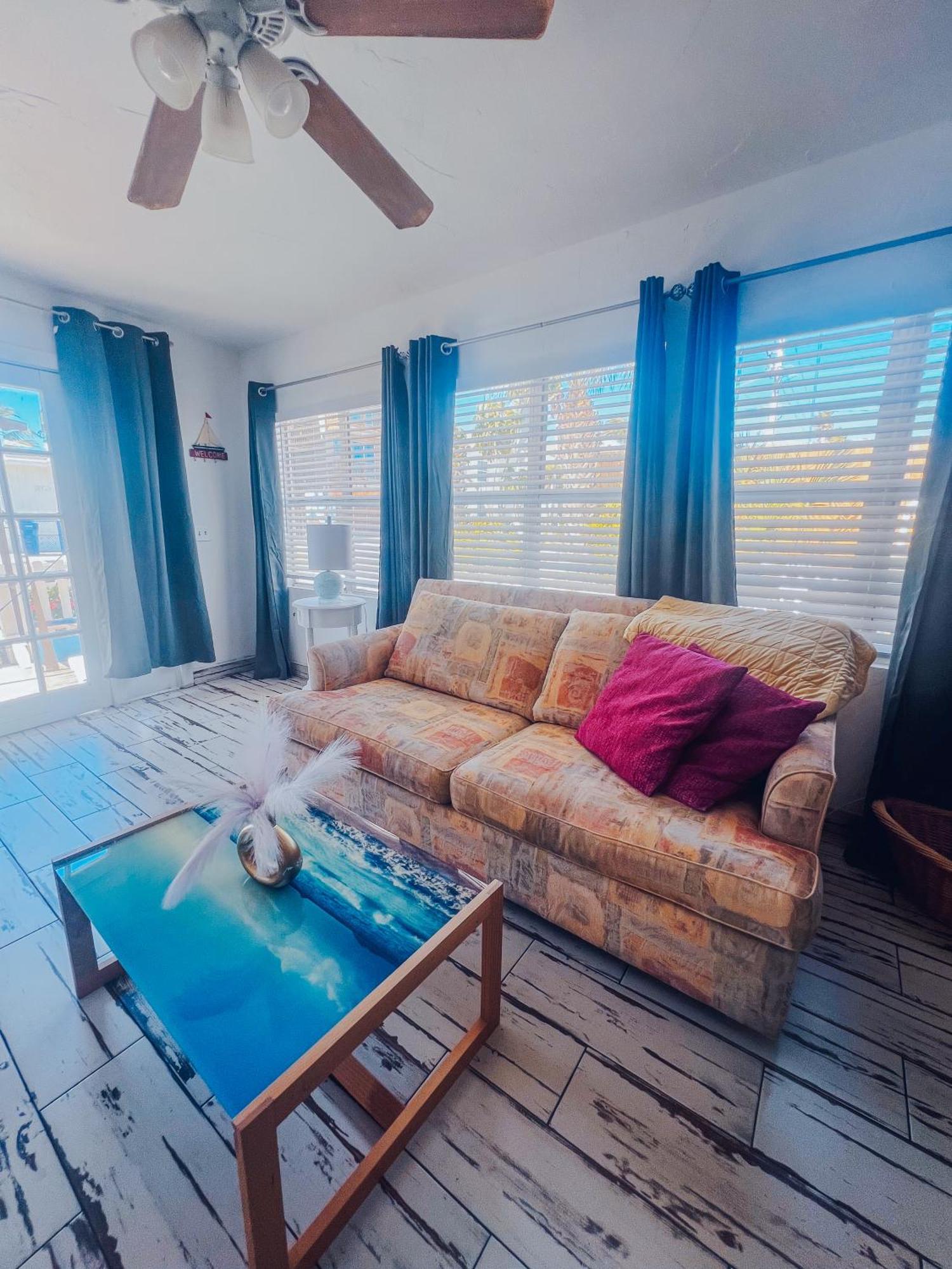 Playa Esmeralda One Bedroom Cottages برادنتون بيتش المظهر الخارجي الصورة