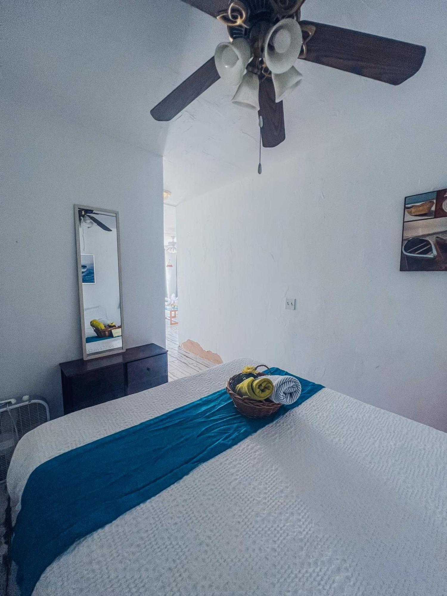Playa Esmeralda One Bedroom Cottages برادنتون بيتش المظهر الخارجي الصورة