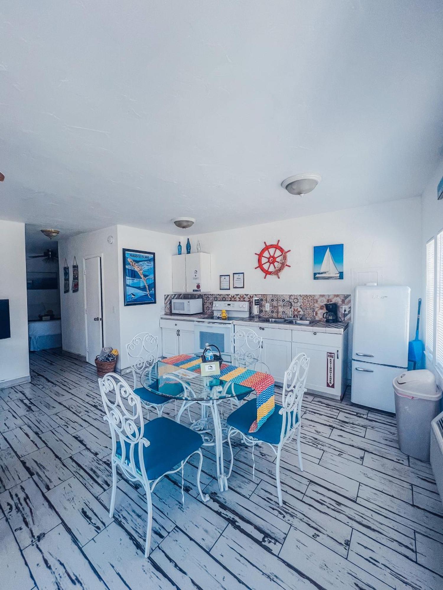 Playa Esmeralda One Bedroom Cottages برادنتون بيتش المظهر الخارجي الصورة