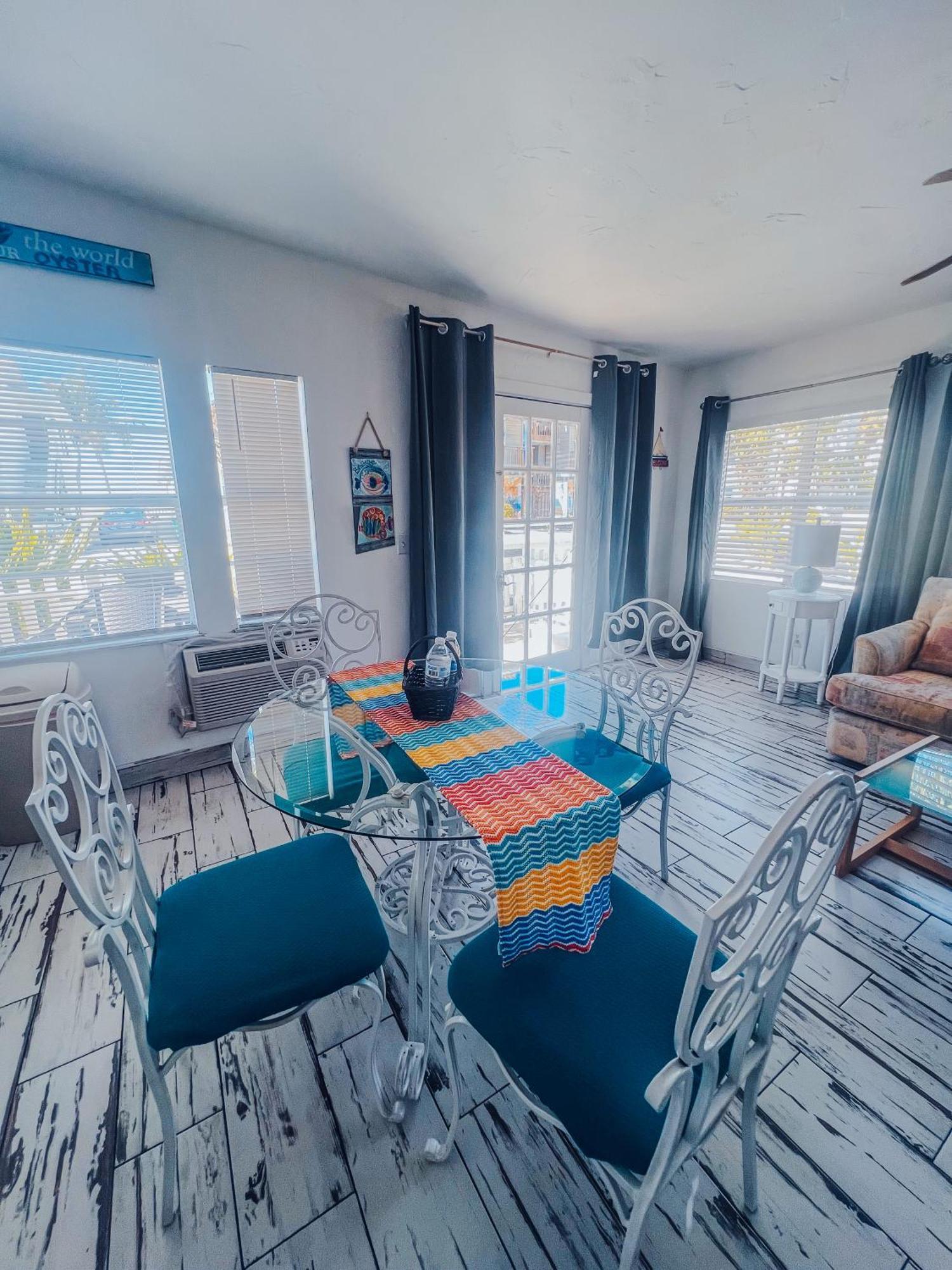 Playa Esmeralda One Bedroom Cottages برادنتون بيتش المظهر الخارجي الصورة