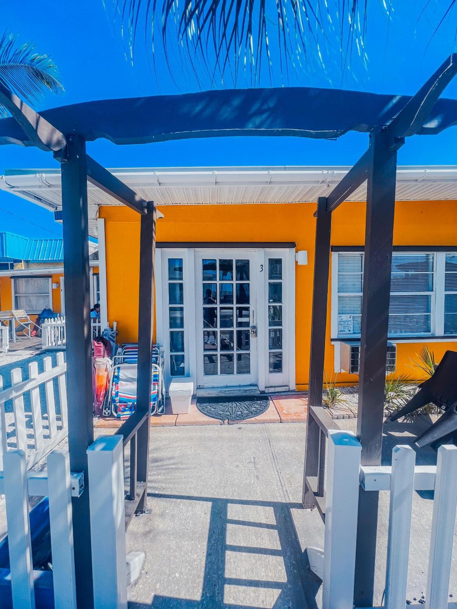 Playa Esmeralda One Bedroom Cottages برادنتون بيتش المظهر الخارجي الصورة