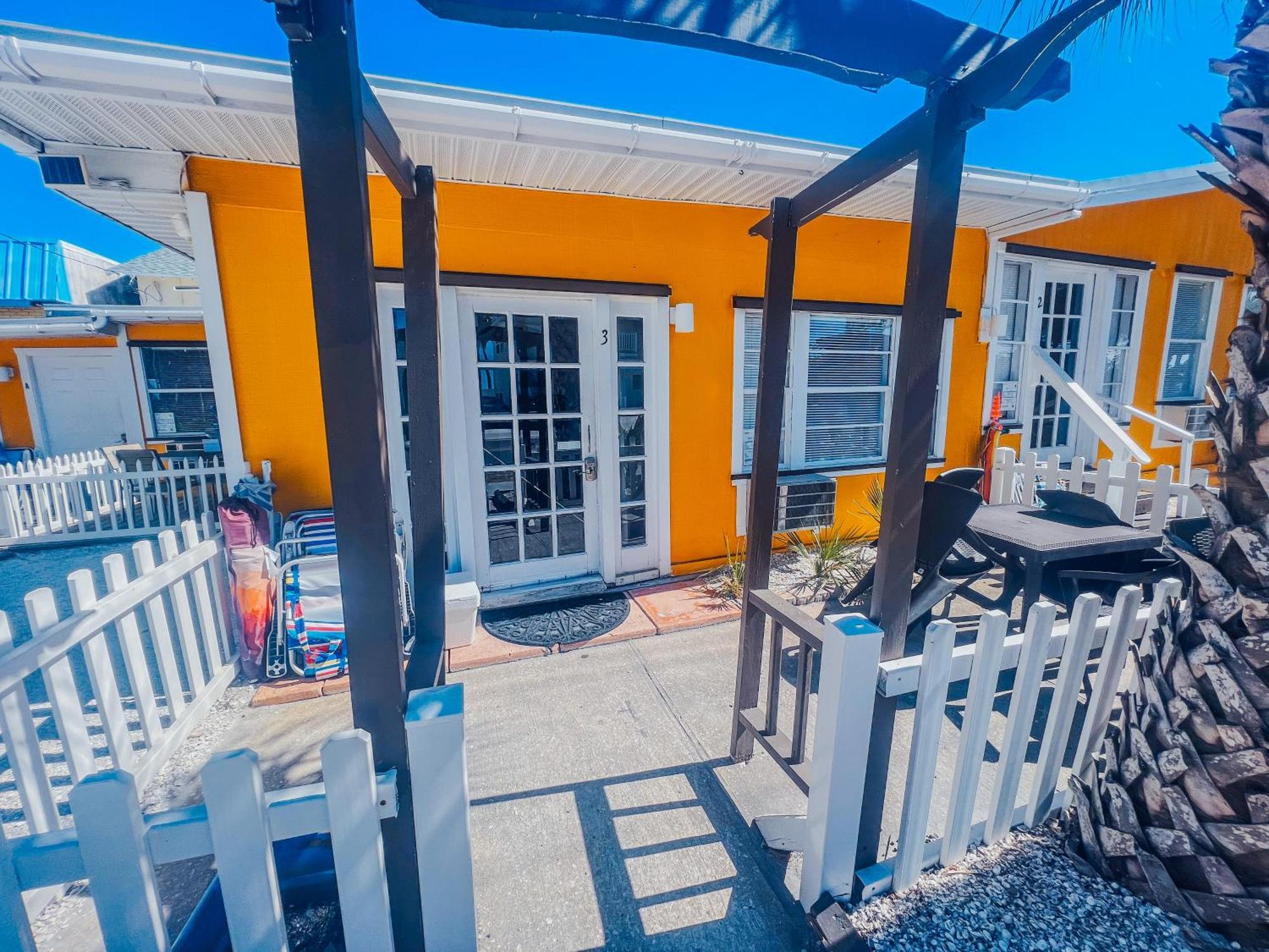 Playa Esmeralda One Bedroom Cottages برادنتون بيتش المظهر الخارجي الصورة