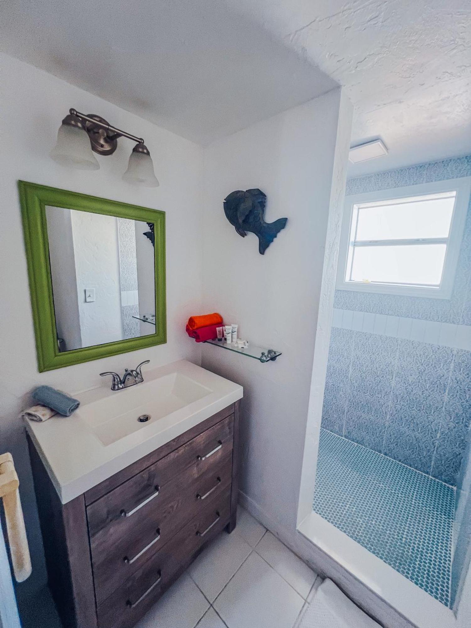 Playa Esmeralda One Bedroom Cottages برادنتون بيتش المظهر الخارجي الصورة