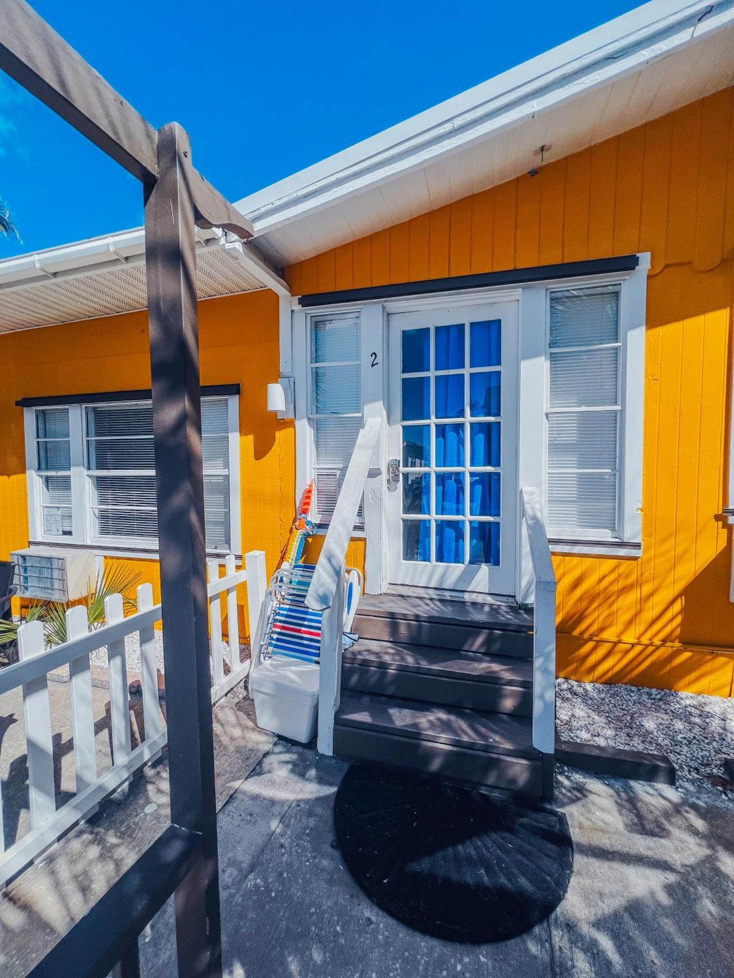 Playa Esmeralda One Bedroom Cottages برادنتون بيتش المظهر الخارجي الصورة